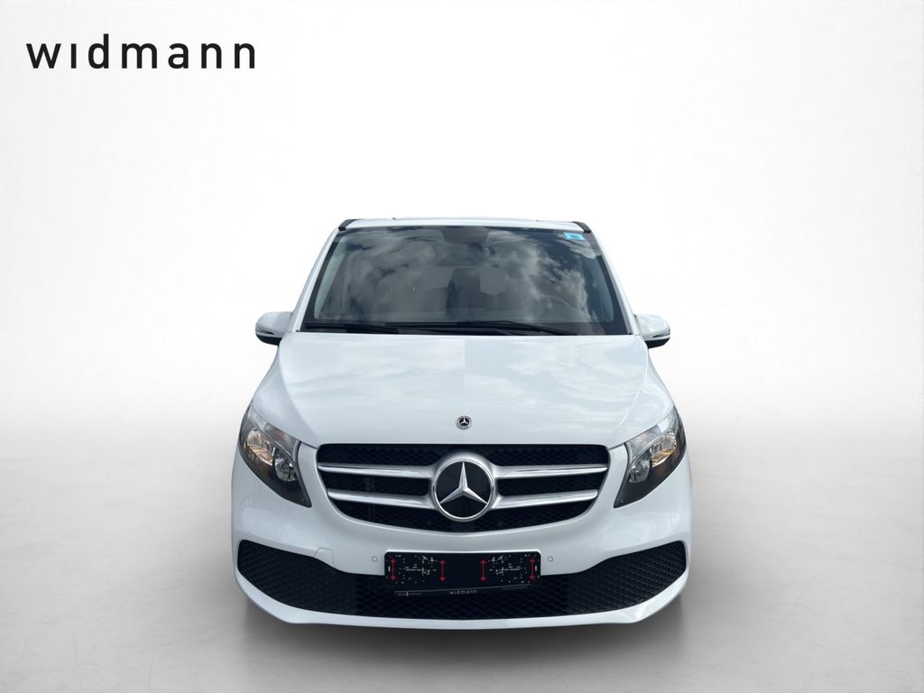 Mercedes-Benz V 220 2022 г. Белый, пробег 51300 км