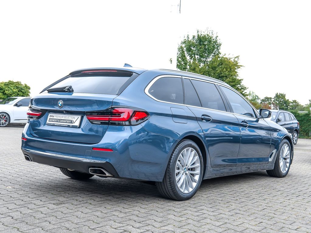 BMW 540 2023 г. Серый, пробег 53608 км