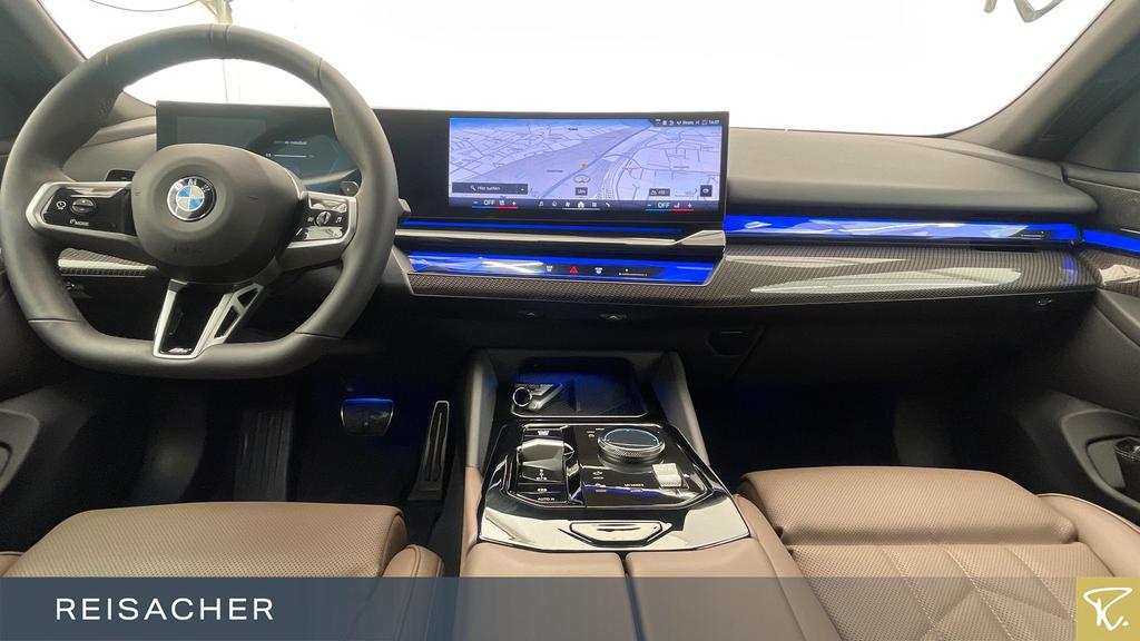 BMW 520 2025 г. Чёрный, пробег 22765 км