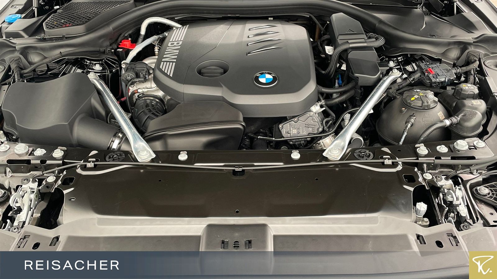 BMW 520 2025 г. Чёрный, пробег 22765 км