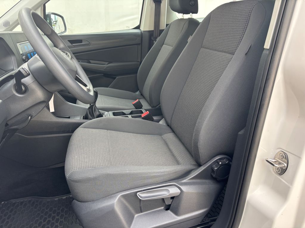 Volkswagen Caddy 2021 г. Белый, пробег 33700 км