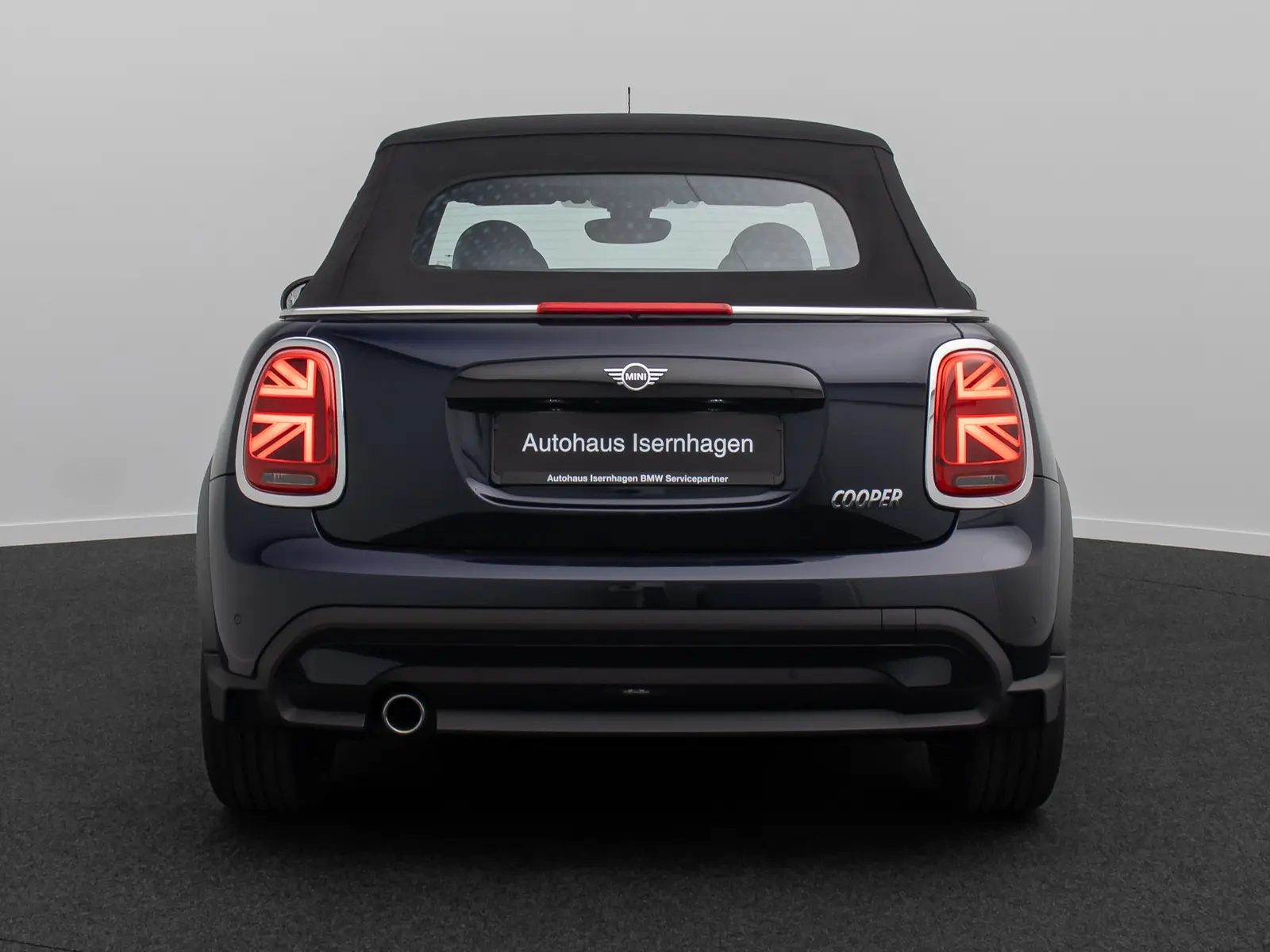 Mini COOPER CABRIO 2023 г. Чёрный, пробег 26746 км