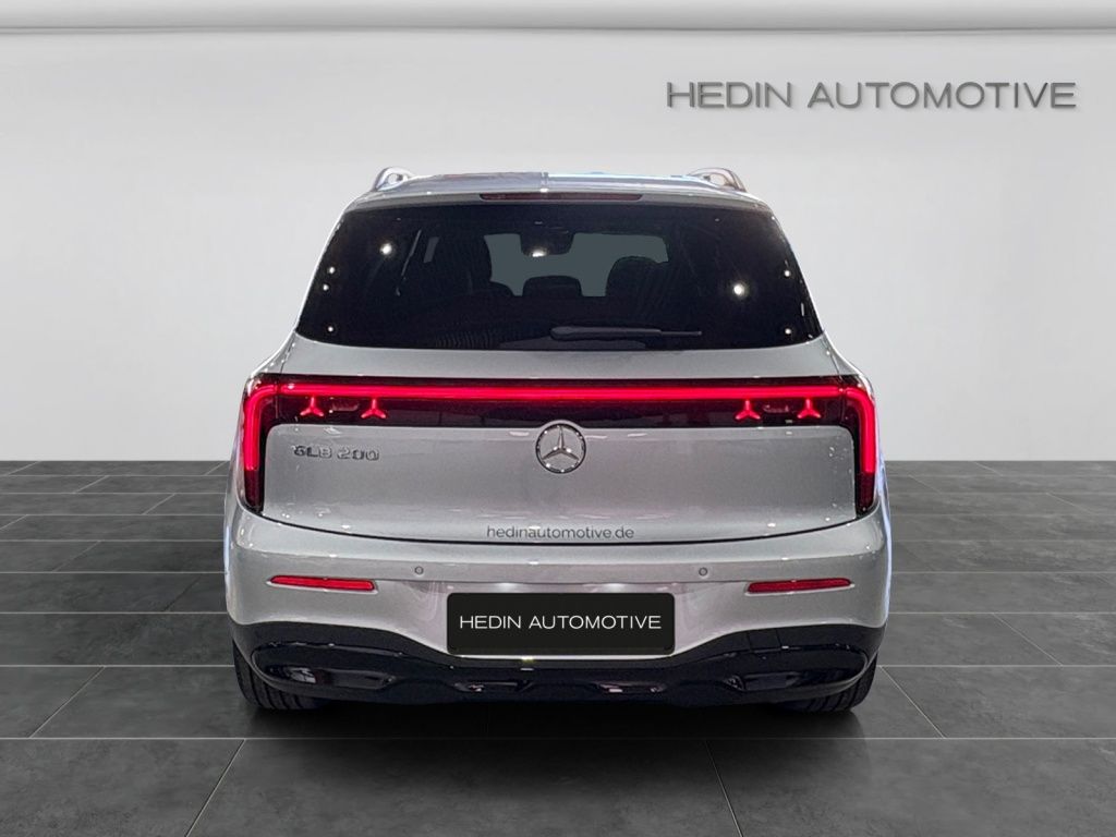 Mercedes-Benz GLB 200 2026 г. Серебристый, пробег 9900 км