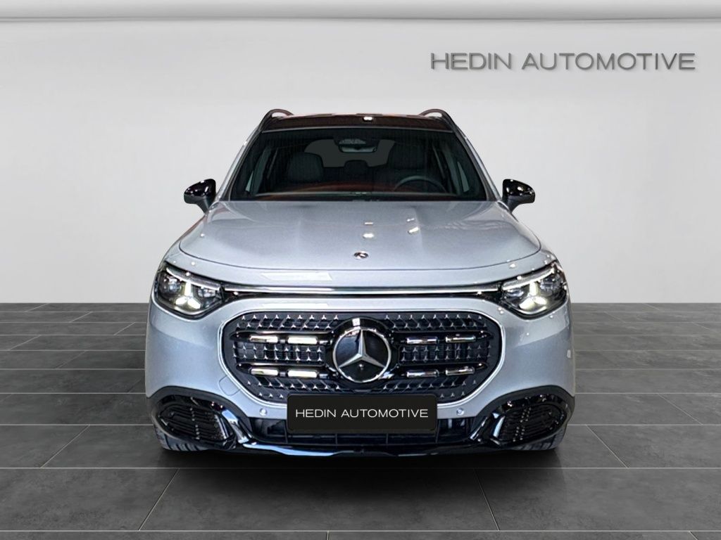 Mercedes-Benz GLB 200 2026 г. Серебристый, пробег 9900 км