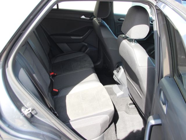 Volkswagen T-Roc 2022 г. Серый, пробег 28104 км