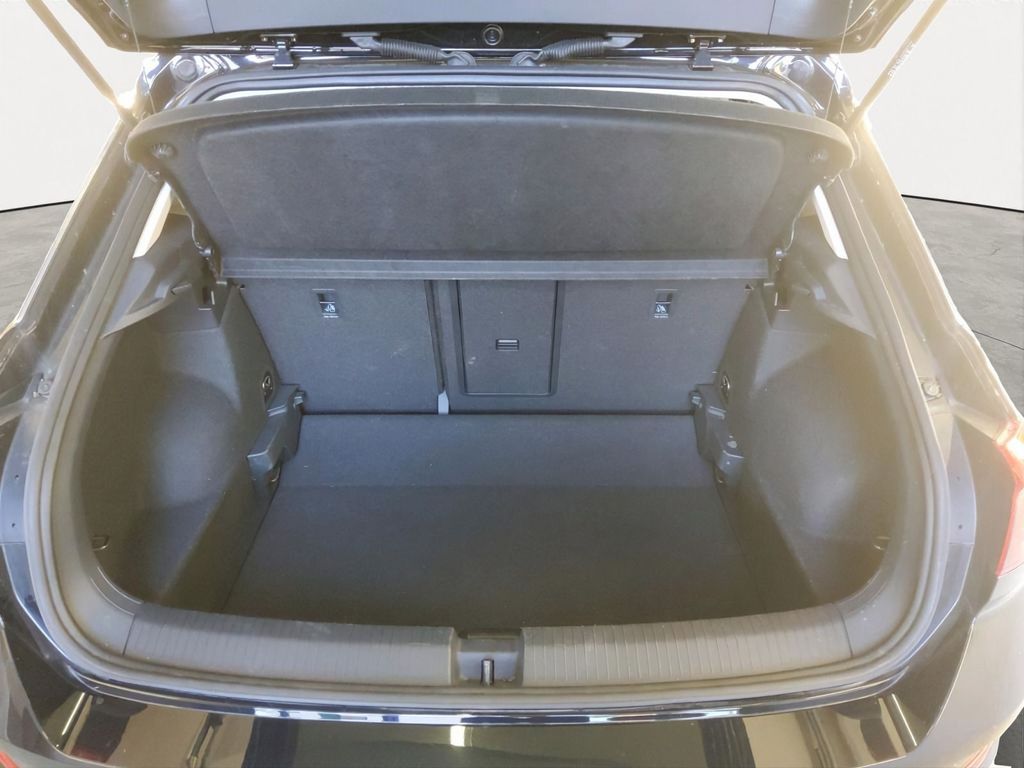 Volkswagen T-Roc 2022 г. Чёрный, пробег 29354 км