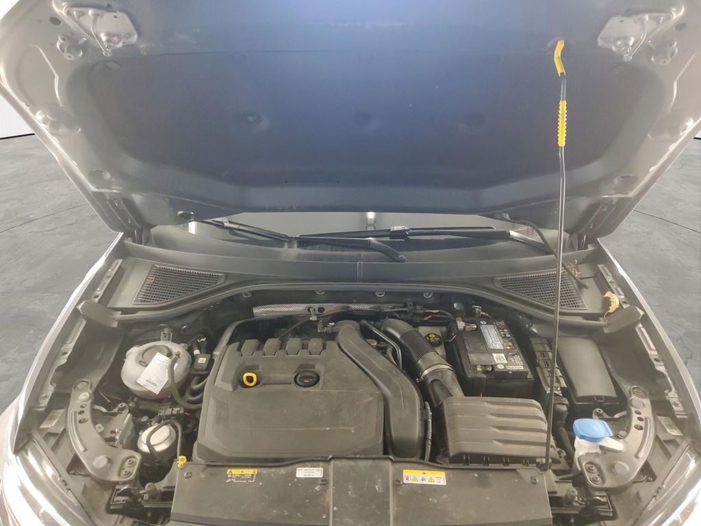 Volkswagen T-Roc 2022 г. Чёрный, пробег 29354 км