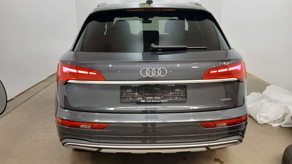 Audi Q5 2023 г. Серый, пробег 55400 км