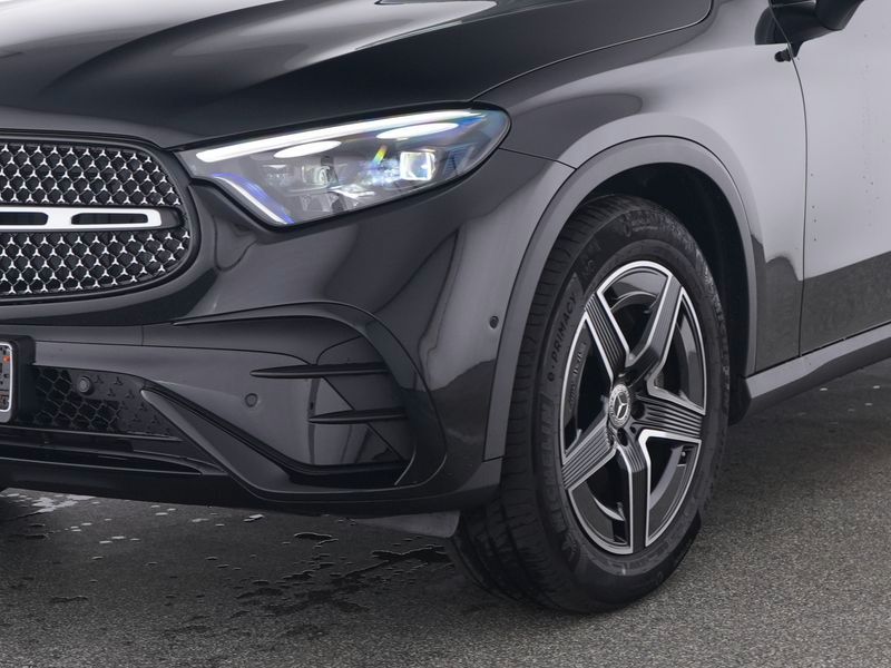 Mercedes-Benz GLC 300 2025 г. Чёрный, пробег 15150 км