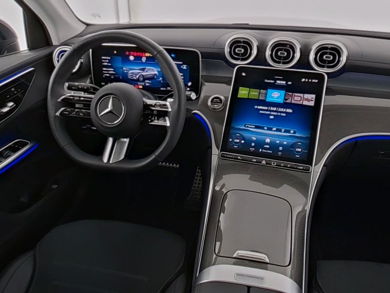 Mercedes-Benz GLC 300 2025 г. Чёрный, пробег 15150 км