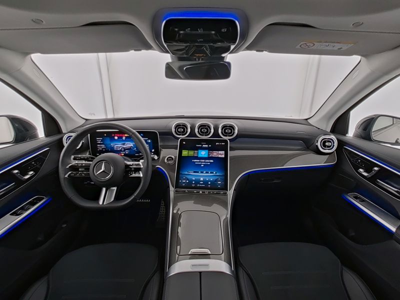 Mercedes-Benz GLC 300 2025 г. Чёрный, пробег 15150 км