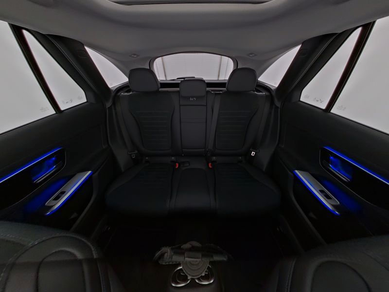 Mercedes-Benz GLC 300 2025 г. Чёрный, пробег 15150 км