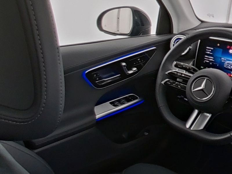 Mercedes-Benz GLC 300 2025 г. Чёрный, пробег 15150 км
