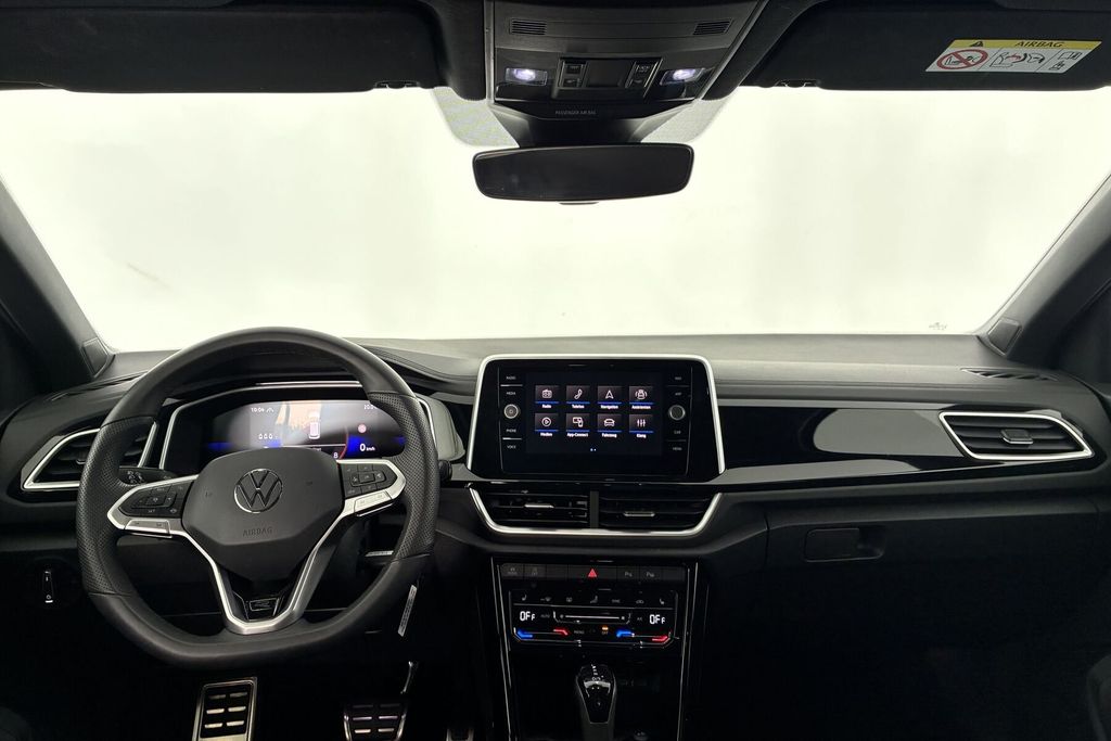 Volkswagen T-Roc 2025 г. Серебристый, пробег 30513 км