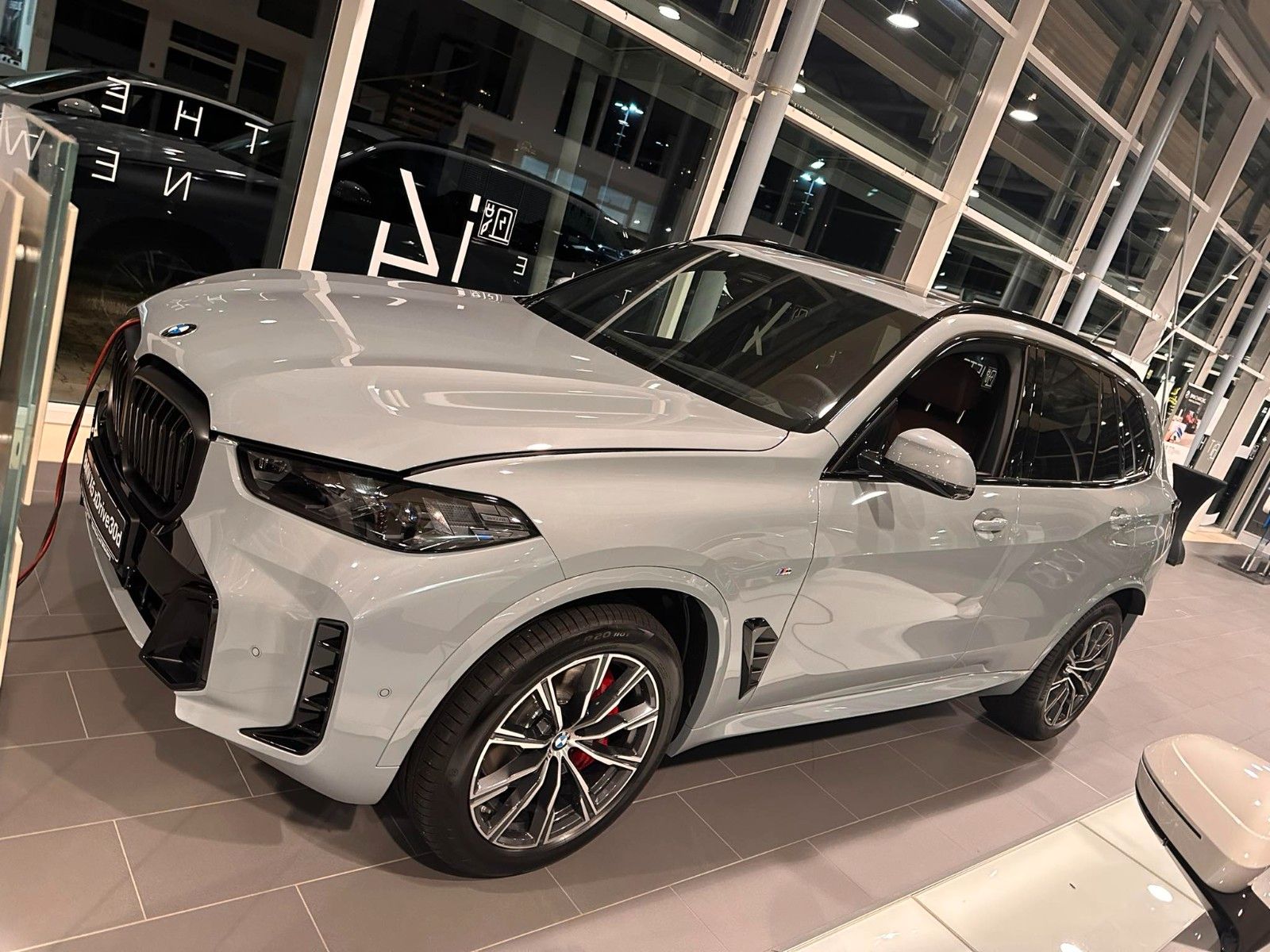 BMW X5 2024 г. Серый, пробег 60000 км