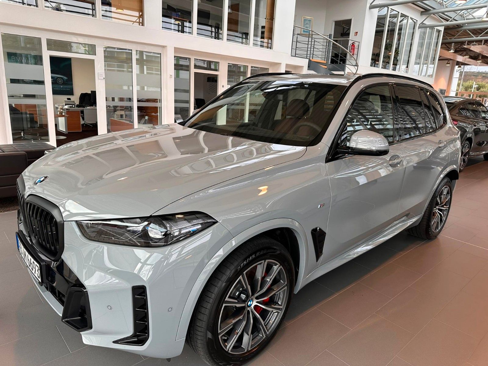 BMW X5 2024 г. Серый, пробег 60000 км