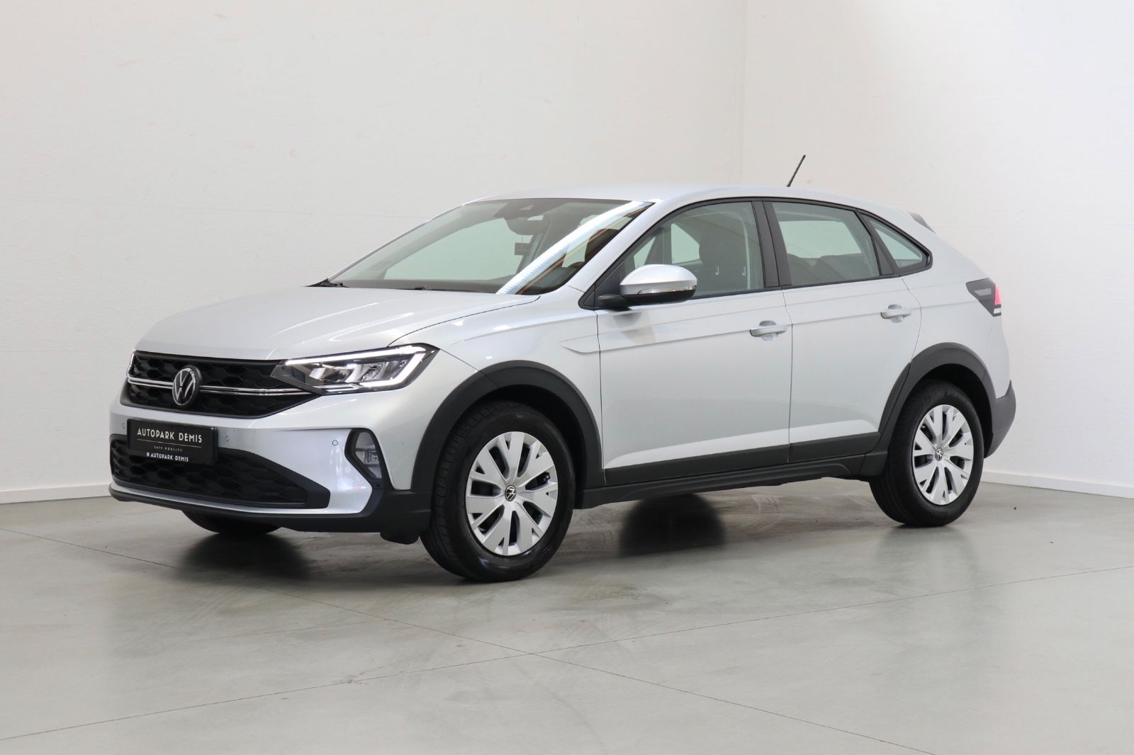 Volkswagen Taigo 2023 г. Серебристый, пробег 49444 км