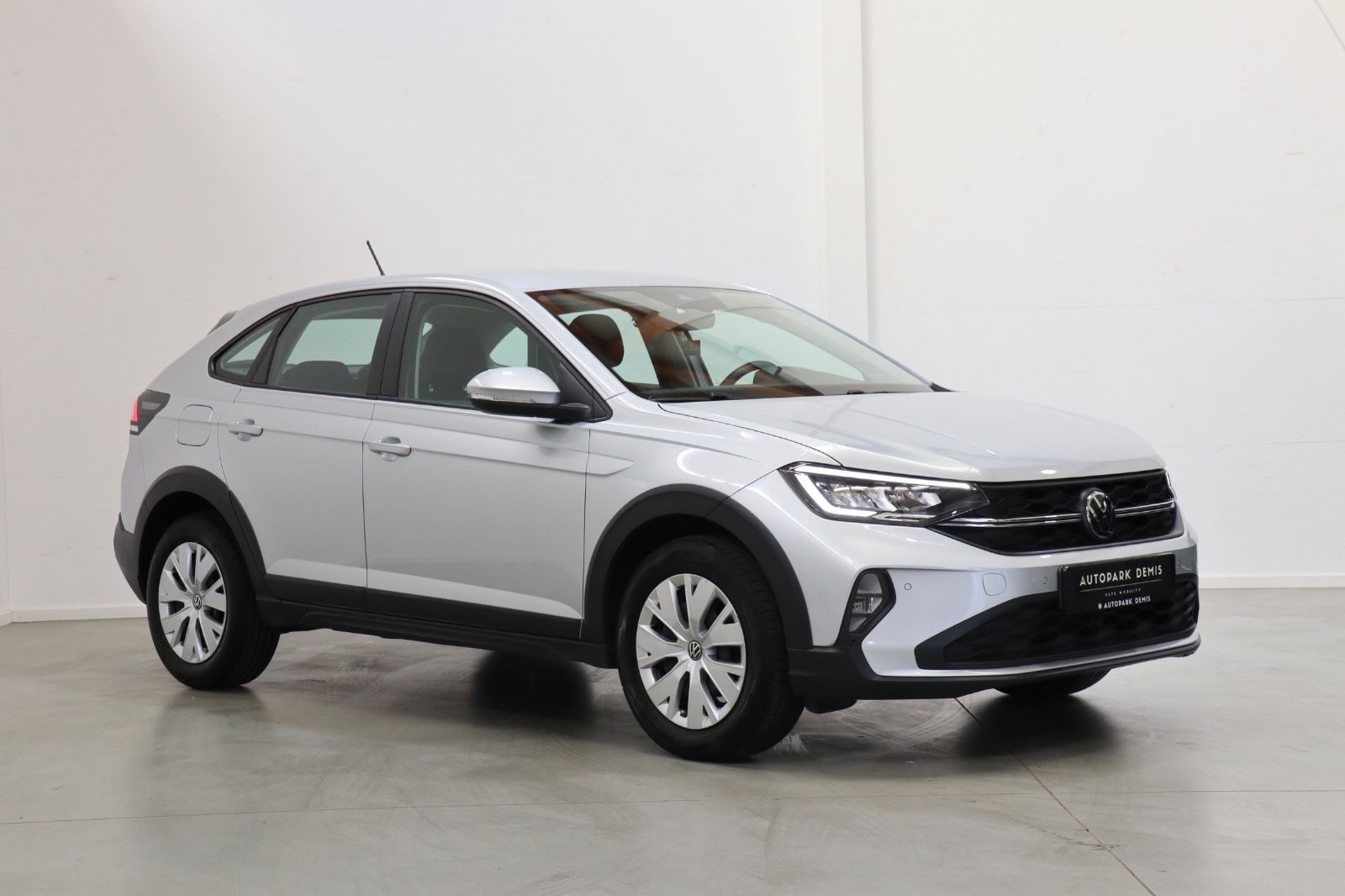 Volkswagen Taigo 2023 г. Серебристый, пробег 49444 км