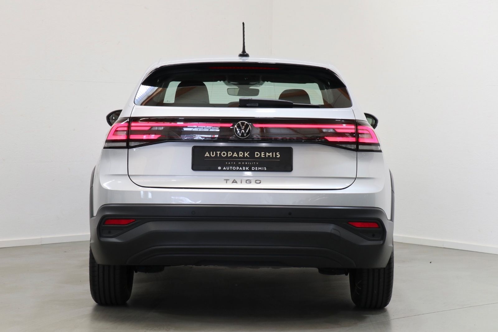 Volkswagen Taigo 2023 г. Серебристый, пробег 49444 км