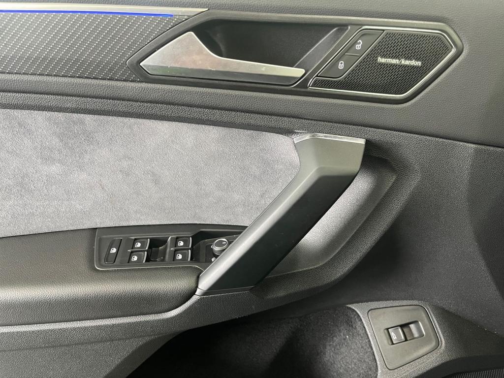 Volkswagen Tiguan 2024 г. Чёрный, пробег 31212 км