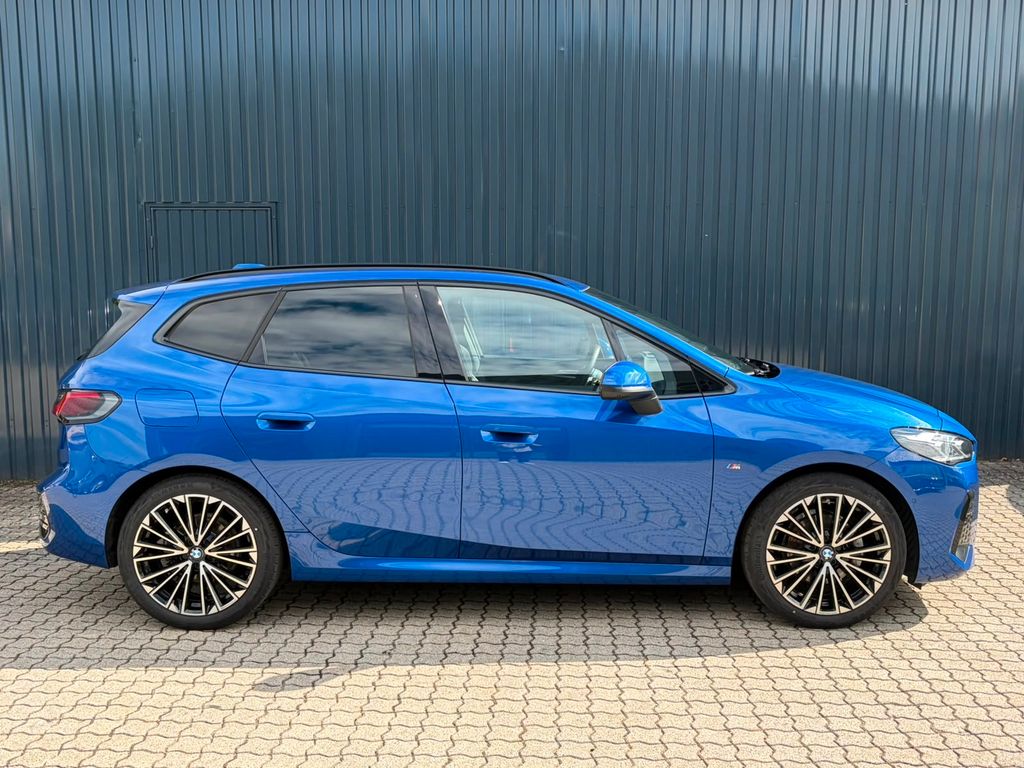 BMW 218 2025 г. Синий, пробег 40000 км