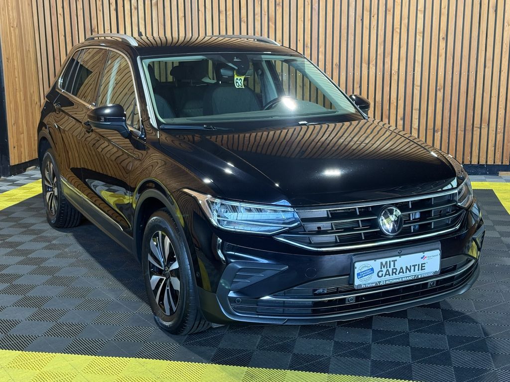 Volkswagen Tiguan 2023 г. Чёрный, пробег 46490 км