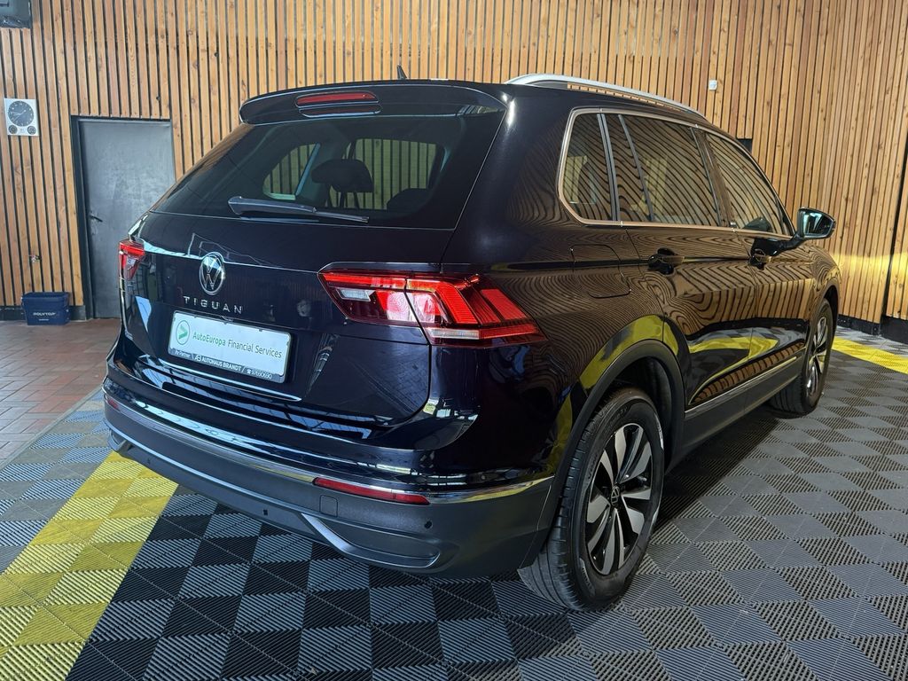 Volkswagen Tiguan 2023 г. Чёрный, пробег 46490 км