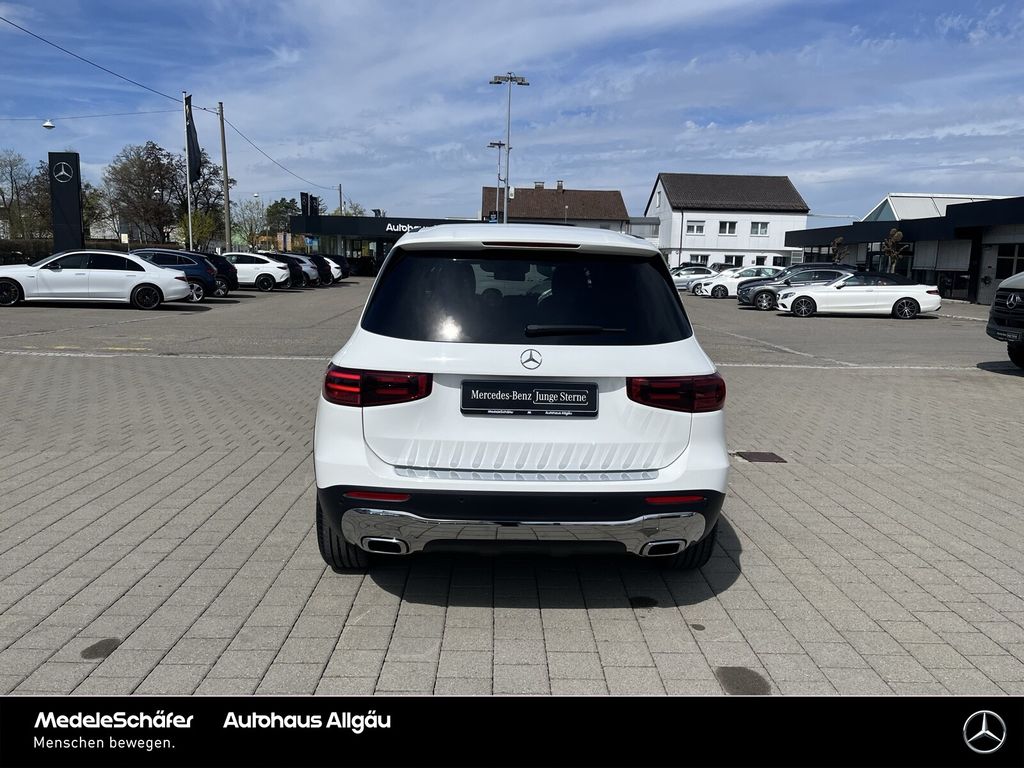 Mercedes-Benz GLB 180 2024 г. Белый, пробег 23944 км