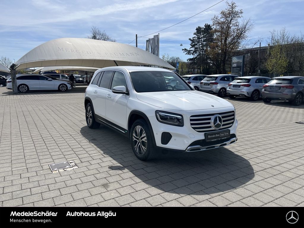 Mercedes-Benz GLB 180 2024 г. Белый, пробег 23944 км