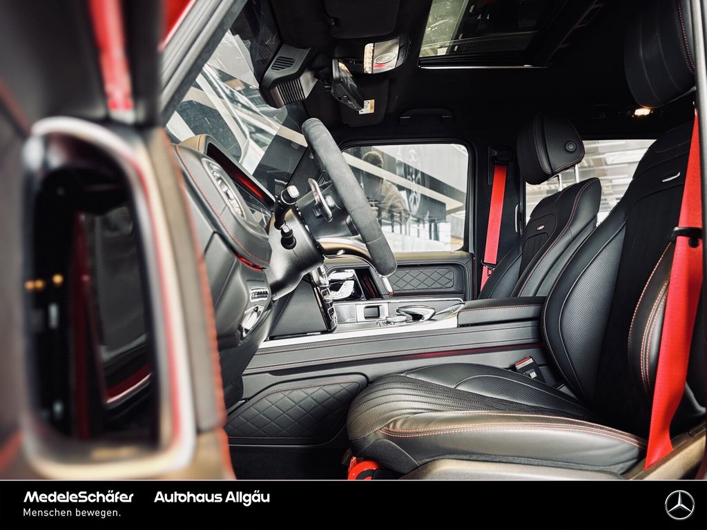 Mercedes-Benz G 63 AMG 2022 г. Красный, пробег 425 км