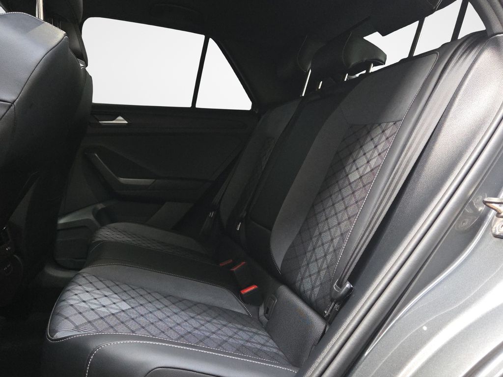 Volkswagen T-Roc 2024 г. Серый, пробег 30668 км