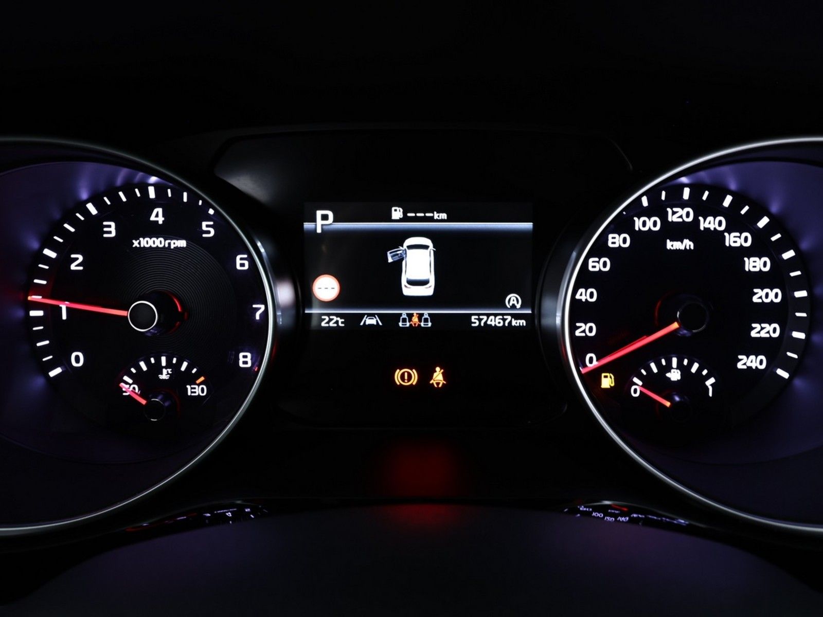 Kia CEE'D / CEED 2023 г. Белый, пробег 57277 км