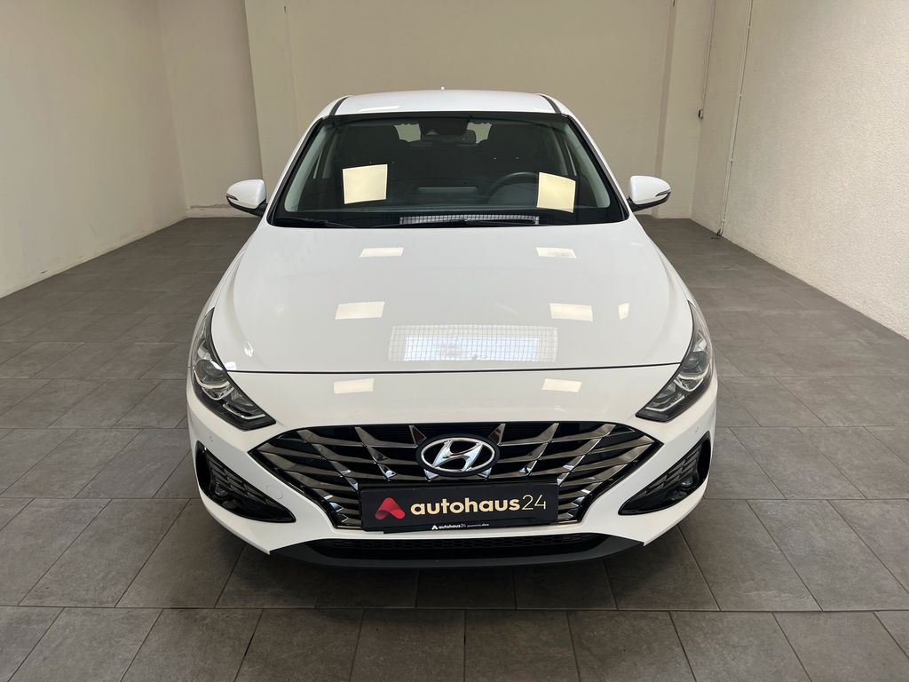 Hyundai i30 2022 г. Белый, пробег 48866 км