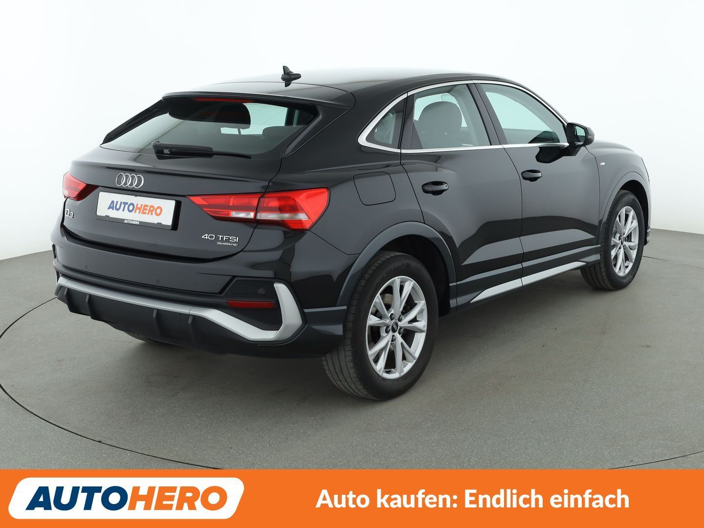 Audi Q3 2022 г. Чёрный, пробег 59700 км