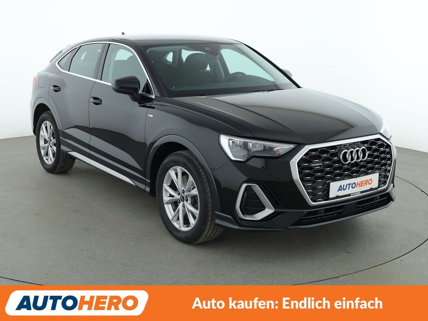 Audi Q3 2022 г. Чёрный, пробег 59700 км