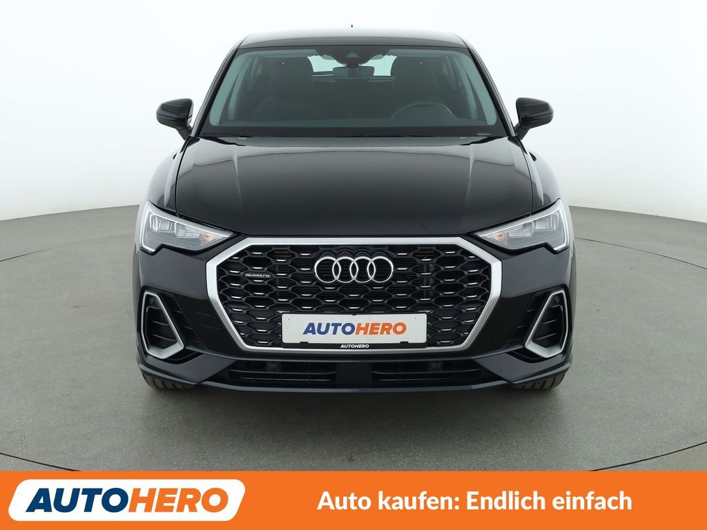 Audi Q3 2022 г. Чёрный, пробег 59700 км