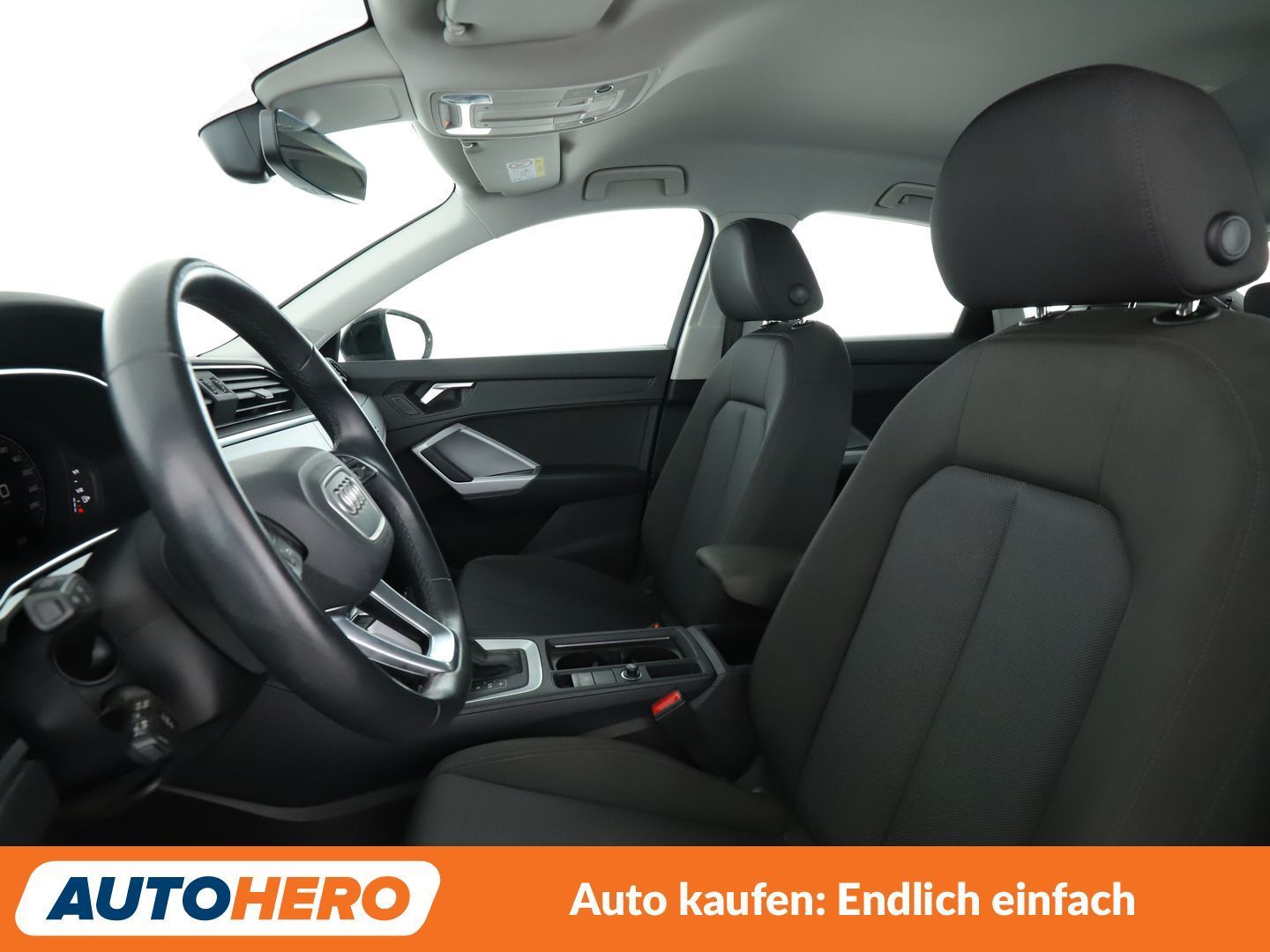 Audi Q3 2022 г. Чёрный, пробег 59700 км