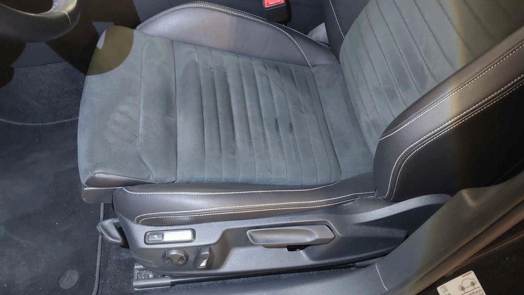 Volkswagen PASSAT VARIANT 2024 г. Серый, пробег 50000 км