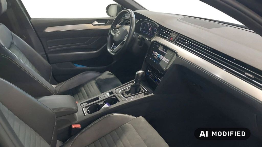 Volkswagen PASSAT VARIANT 2024 г. Серый, пробег 50000 км
