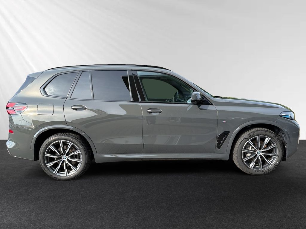BMW X5 2025 г. Серебристый, пробег 19300 км