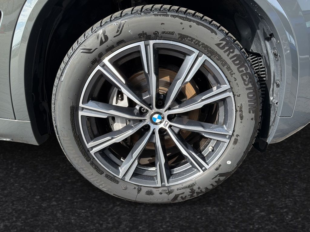 BMW X5 2025 г. Серебристый, пробег 19300 км