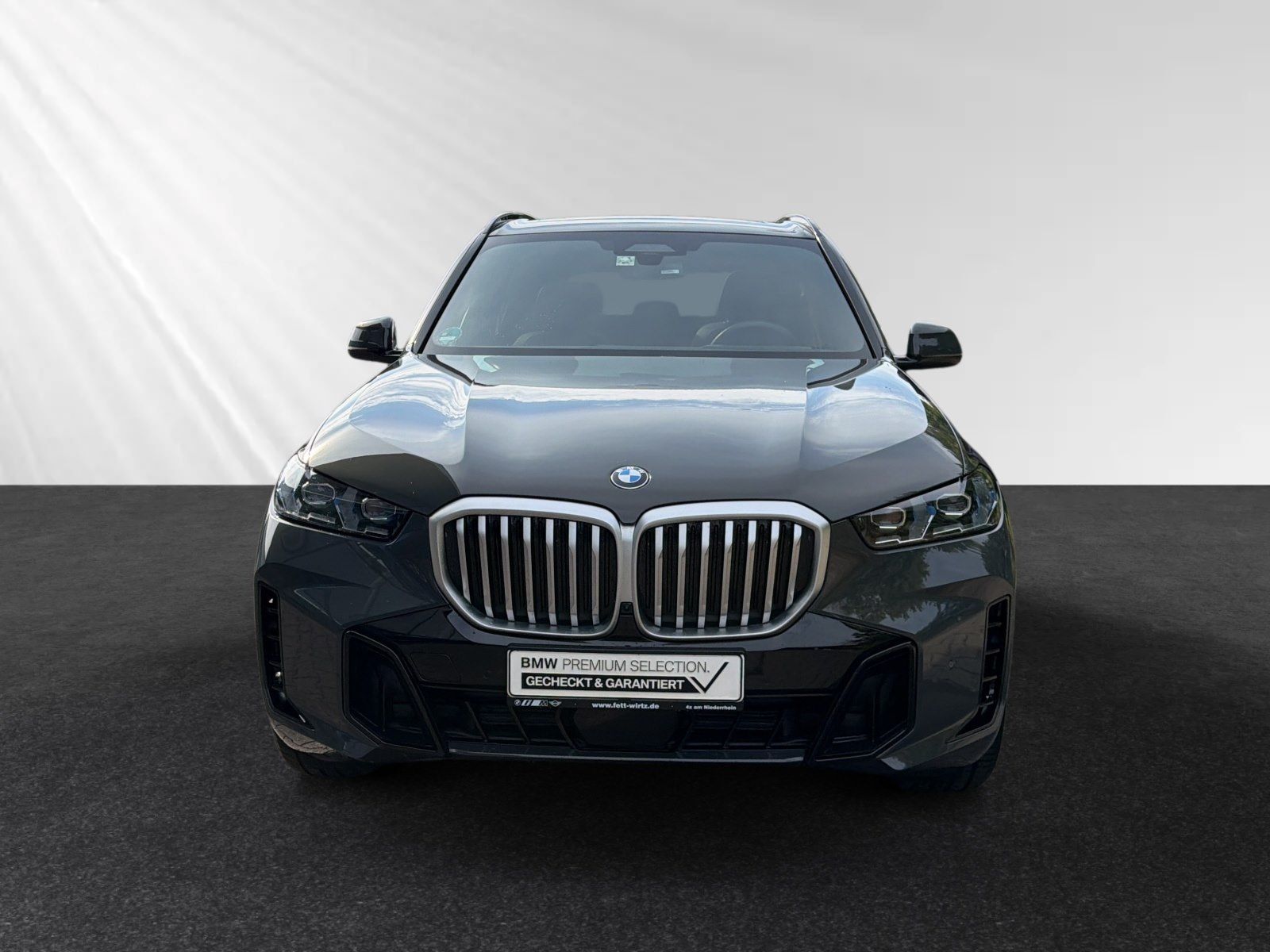 BMW X5 2025 г. Серебристый, пробег 19300 км