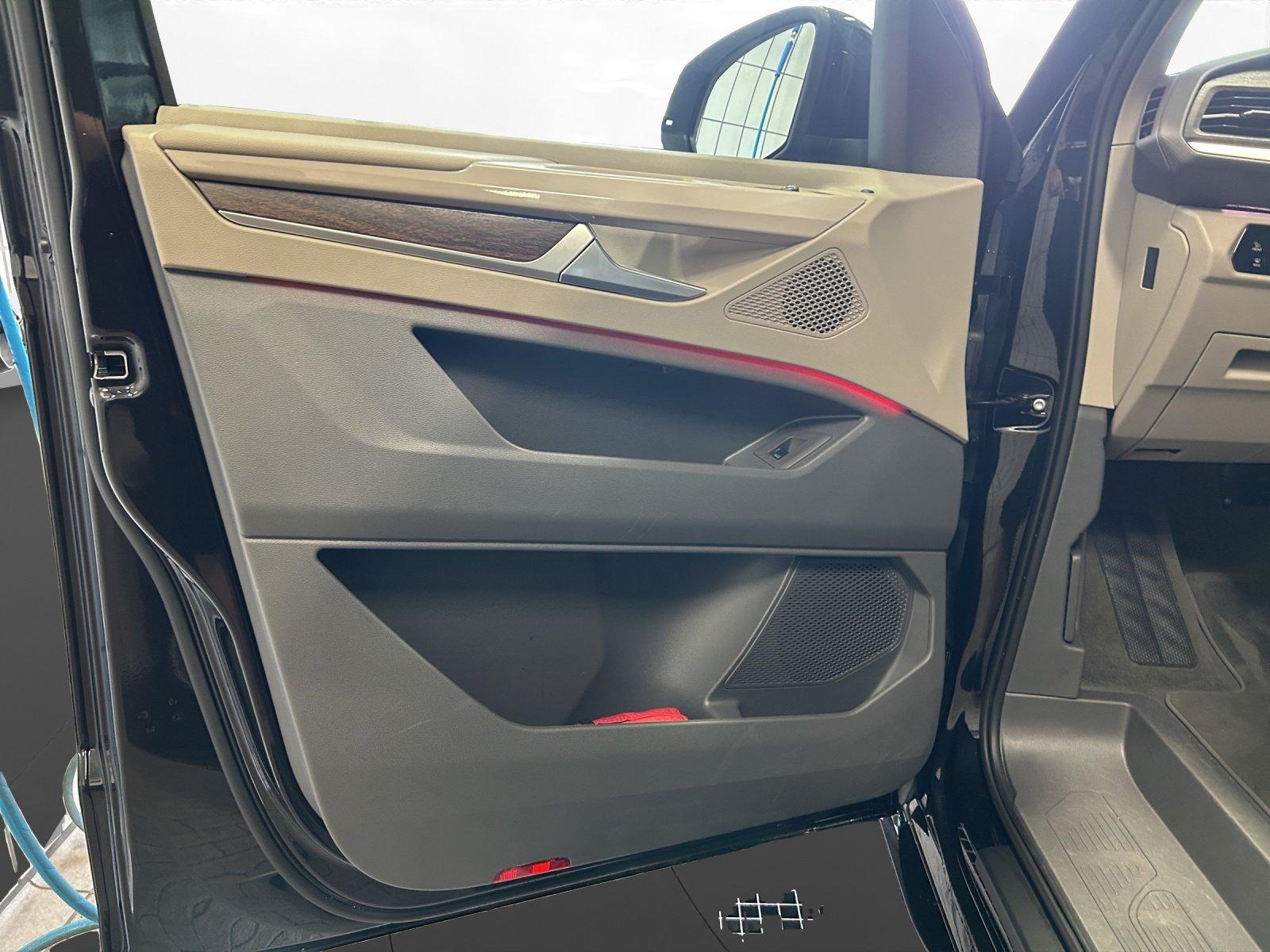 Volkswagen T7 MULTIVAN 2025 г. Чёрный, пробег 26115 км