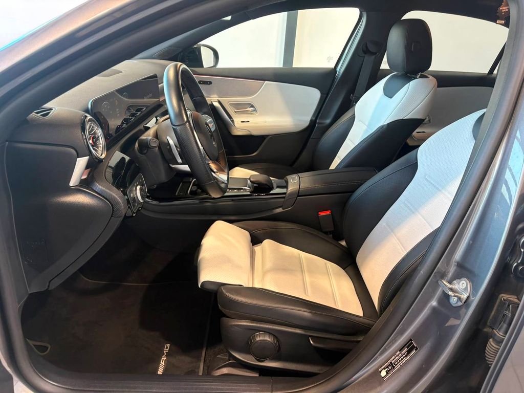 Mercedes-Benz A 200 2022 г. Серый, пробег 42171 км