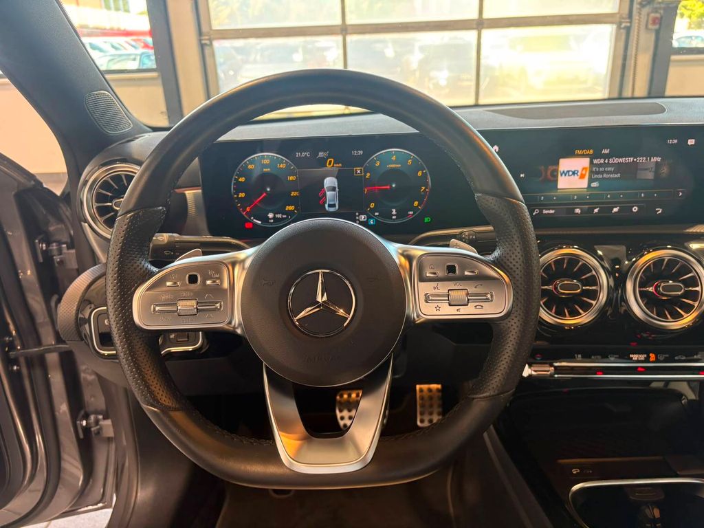 Mercedes-Benz A 200 2022 г. Серый, пробег 42171 км