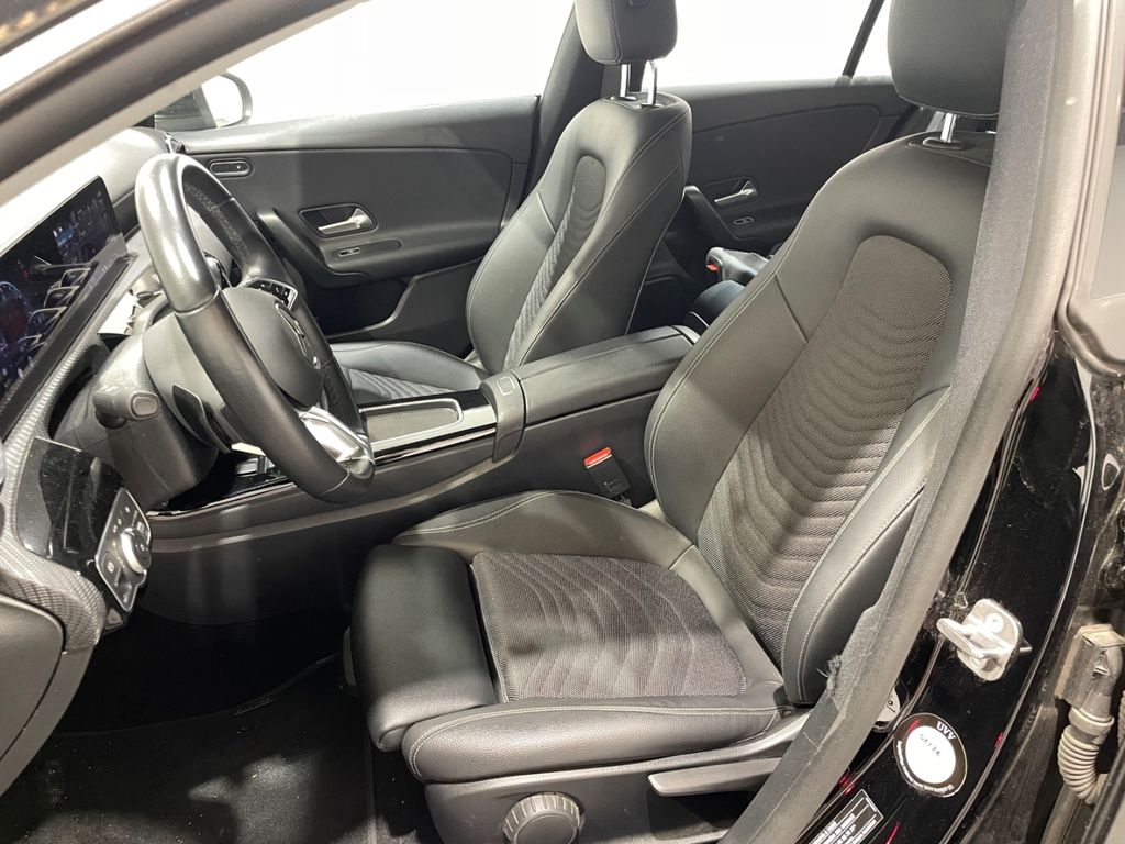 Mercedes-Benz CLA 180 SHOOTING BRAKE 2024 г. Чёрный, пробег 38000 км