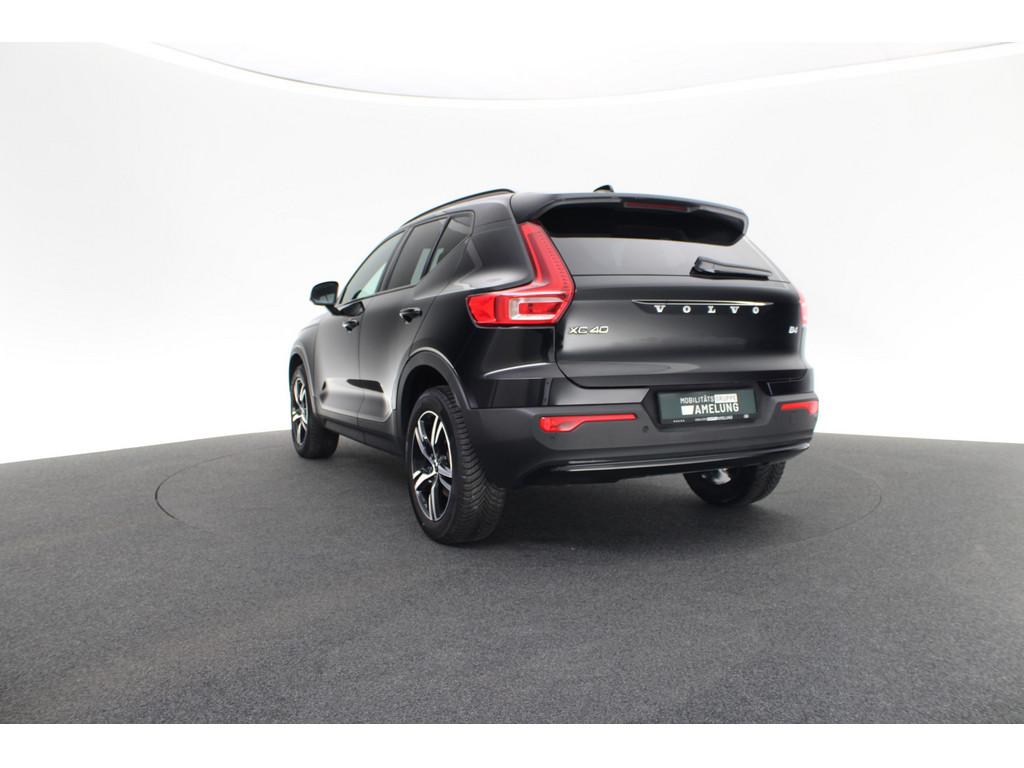 Volvo XC40 2023 г. Чёрный, пробег 58888 км