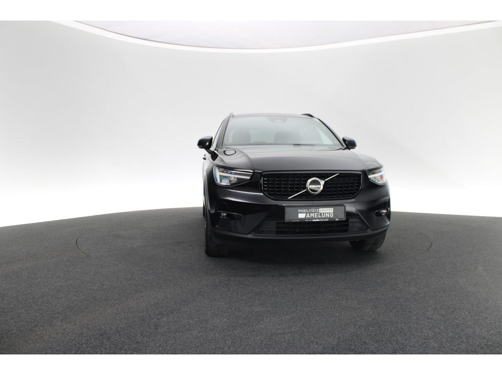 Volvo XC40 2023 г. Чёрный, пробег 58888 км