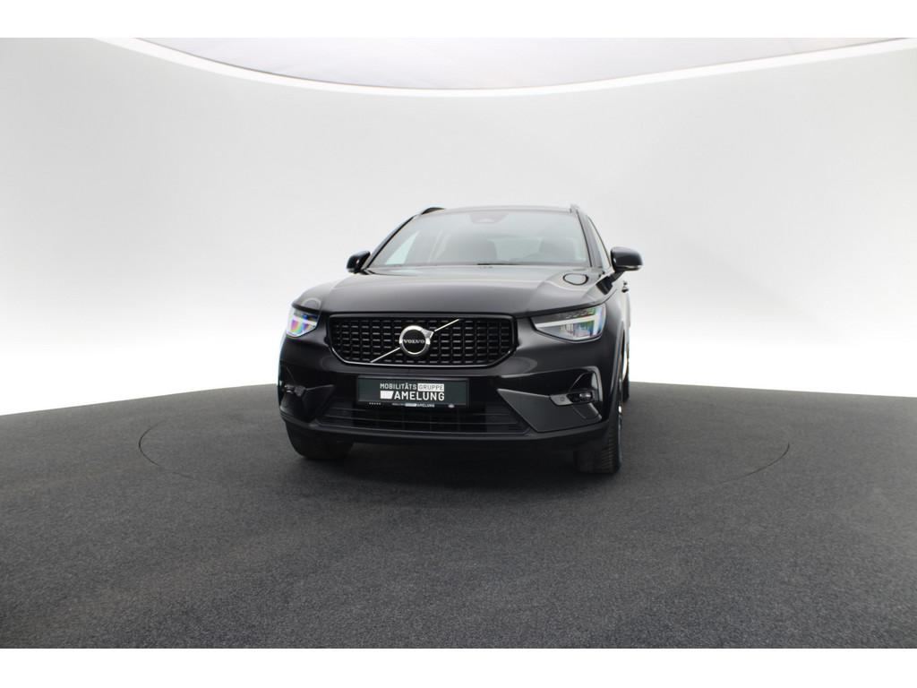 Volvo XC40 2023 г. Чёрный, пробег 58888 км