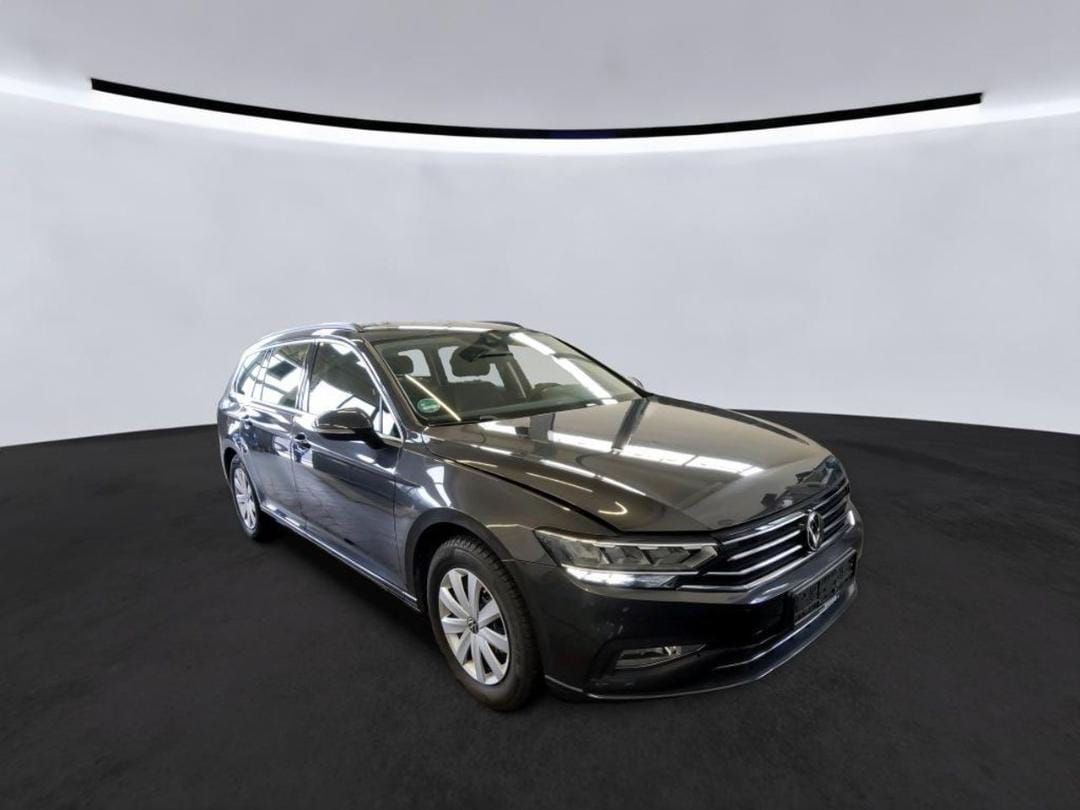 Volkswagen PASSAT VARIANT 2023 г. Серый, пробег 17689 км